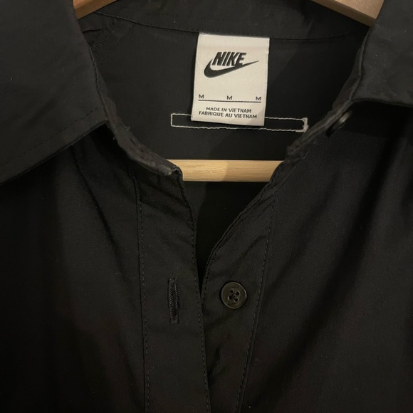 Nike Button-down Icon Clash Long-sleeve Shirt - Picture 11 of 12